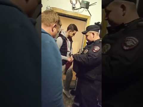 Пришли вручать повестку домой полиция и ГБУ Жилищник.