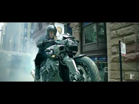 bike-stunts-in-dhoom-3