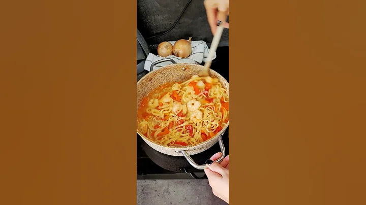 Makaron z krewetkami #cooking #cookingchannel #cookingshow #tasty #delicious