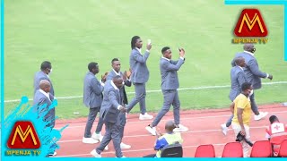 SUTI ZA YANGA NI KIBOKO/TAZAMA WACHEZAJI WALIVYOPITA UWANJANI KWA MADAHA.