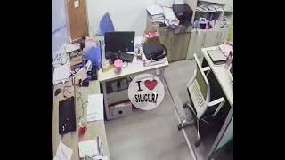 Cctv Footage From Bangladesh Shows A Office Shaking During The Earthquake