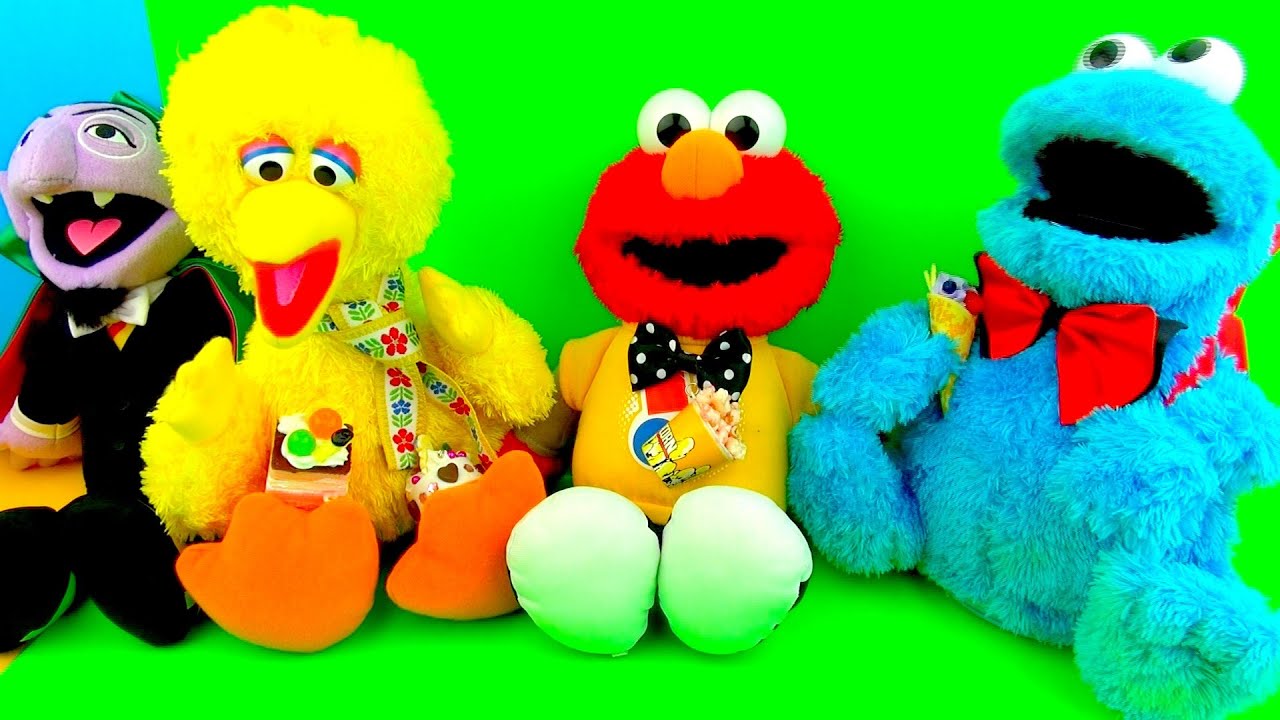 the countess ahs Count n Crunch Cookie Monster FUN Cookie Monster Cookie Sesame Street SuperFunReviews