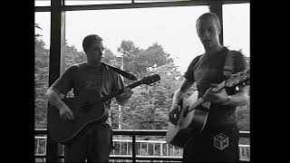 Coldplay performing Don't Panic (acoustic) live at Japan in 2000 + Interview