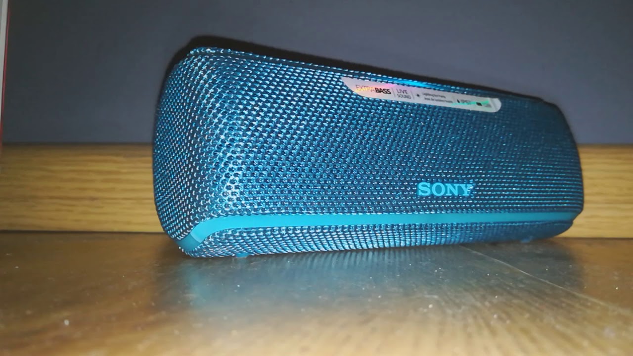 Sony Srs Xb21 Vs Jbl Flip 3 JBL CHARGE 3 VS SONY SRS XB21 *BASS TEST* - YouTube