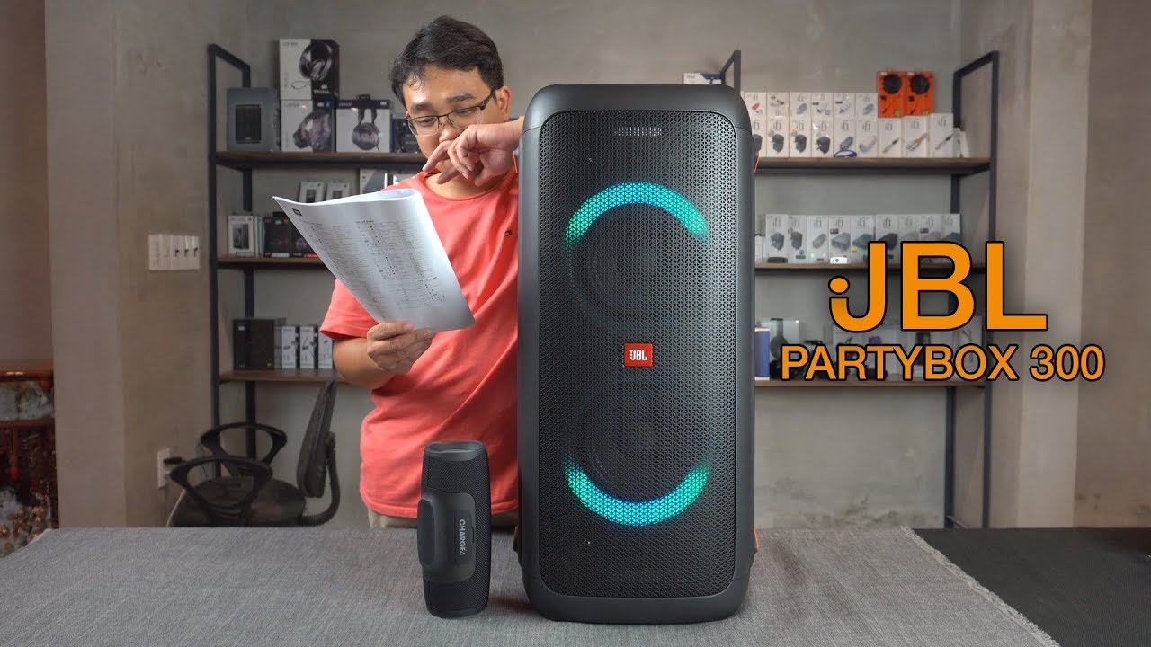 JBL PartyBox 300: loa không dây cỡ lớn, kích thích văn nghệ toàn dân, âm thanh mạnh mẽ