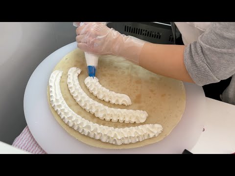 Japanese Street Food - Creamy Macaroon Crepe