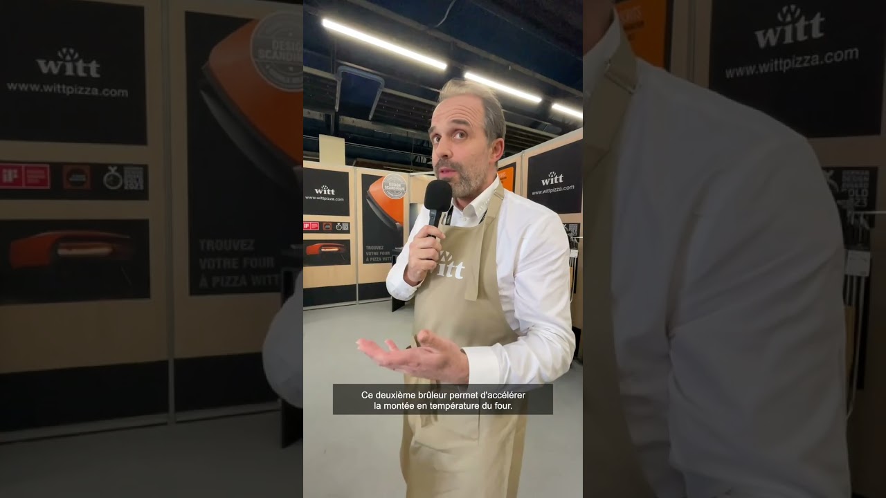 Un four à pizza rotatif au Salon du barbecue