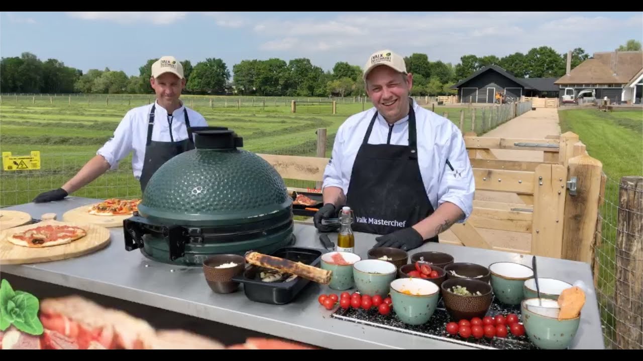 livestream 1 Pizza op de Big Green Egg. YouTube