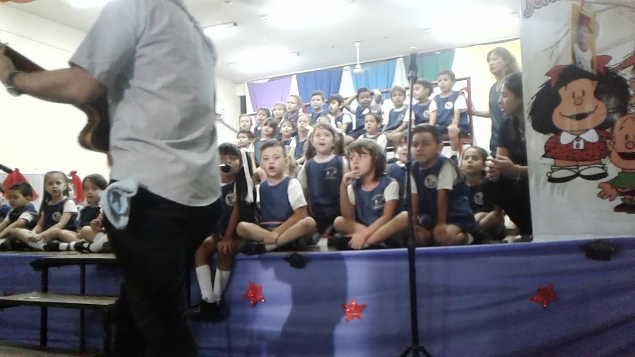 ROMINA FERNANDA LEON EN SU ACTO