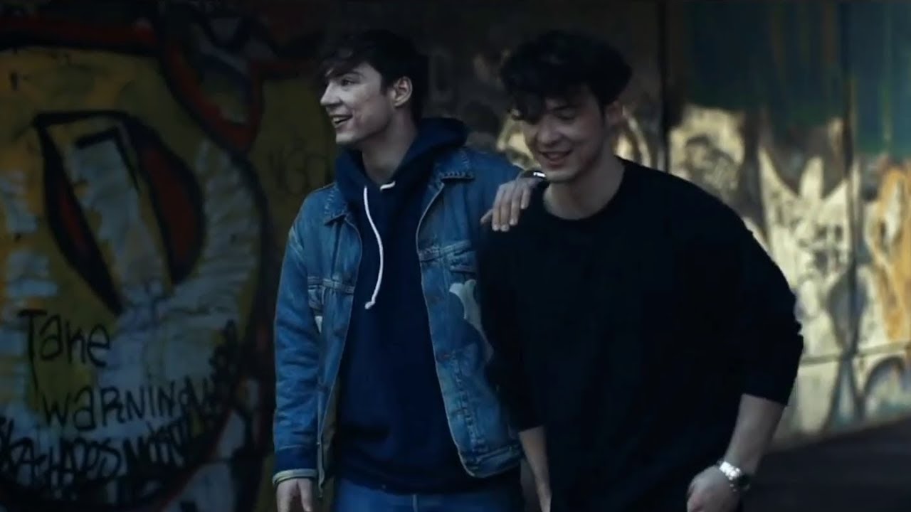 Die Lochis What Is Life Box