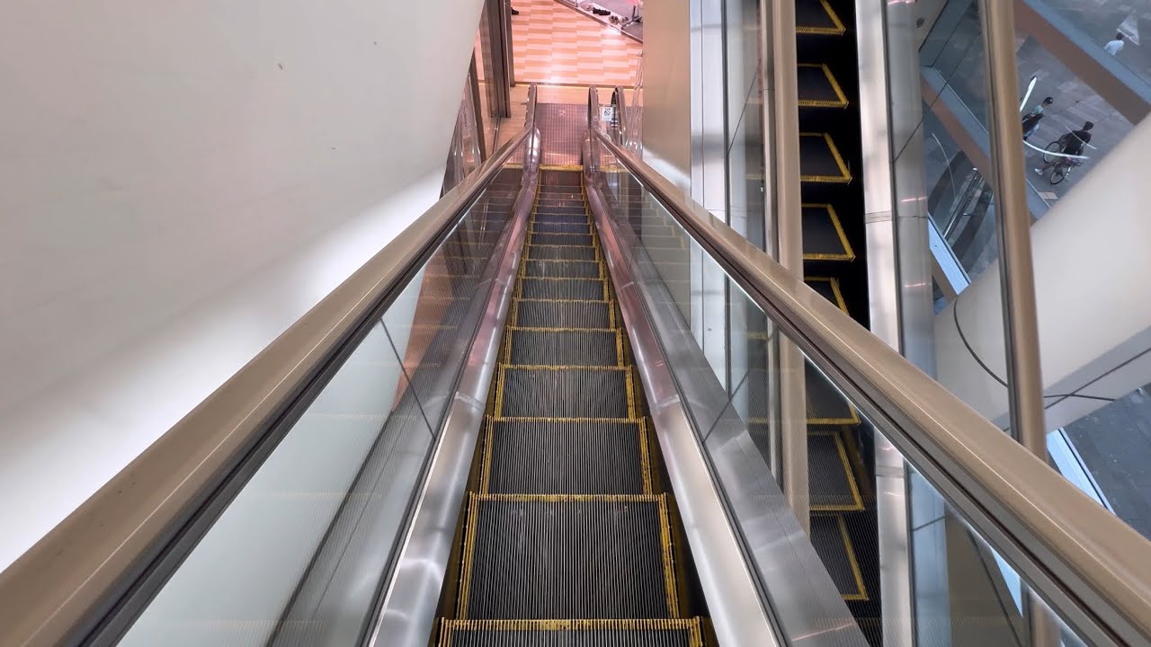 大和駅ビルプロスのエスカレーター(1F〜4F・4F〜1F・1F〜B1F・B1F〜1F)