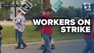 United Auto Workers on strike in Michigan: 'No contract, no axles'