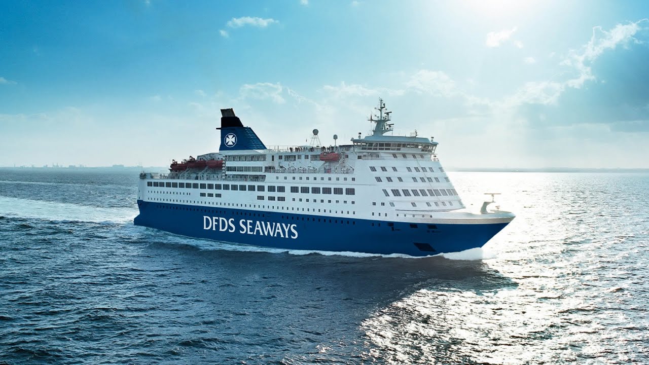 паром анна каренина 1993. остров портов кронштадт. рыбаки на пароме владивосток. круизный теплоход анна каренина. паром анна каренина baltic line.