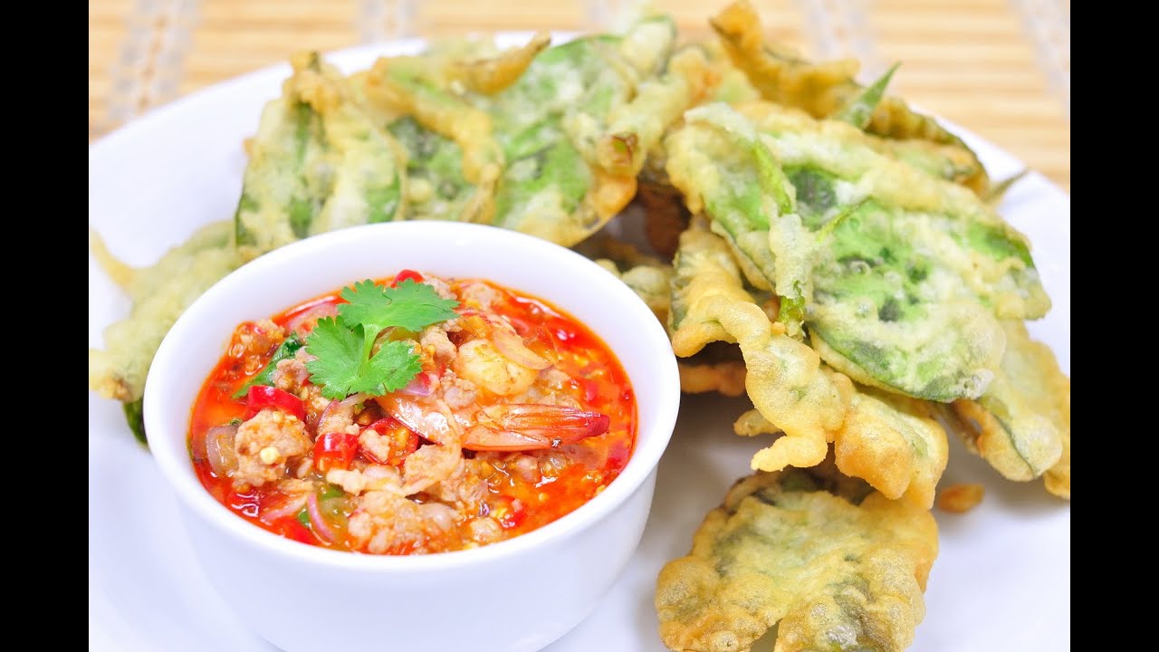 Crispy Water Spinach Spicy Salad - Yum Phak Boong Krob (ยำผักบุ้งกรอบ)