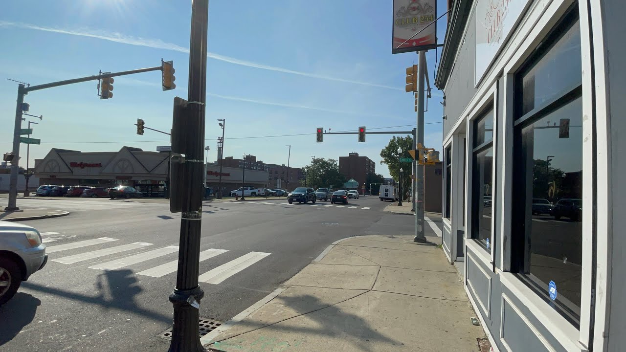 Exploring/Walking on Quiet Roads in Lawrence, MA w/little bit of