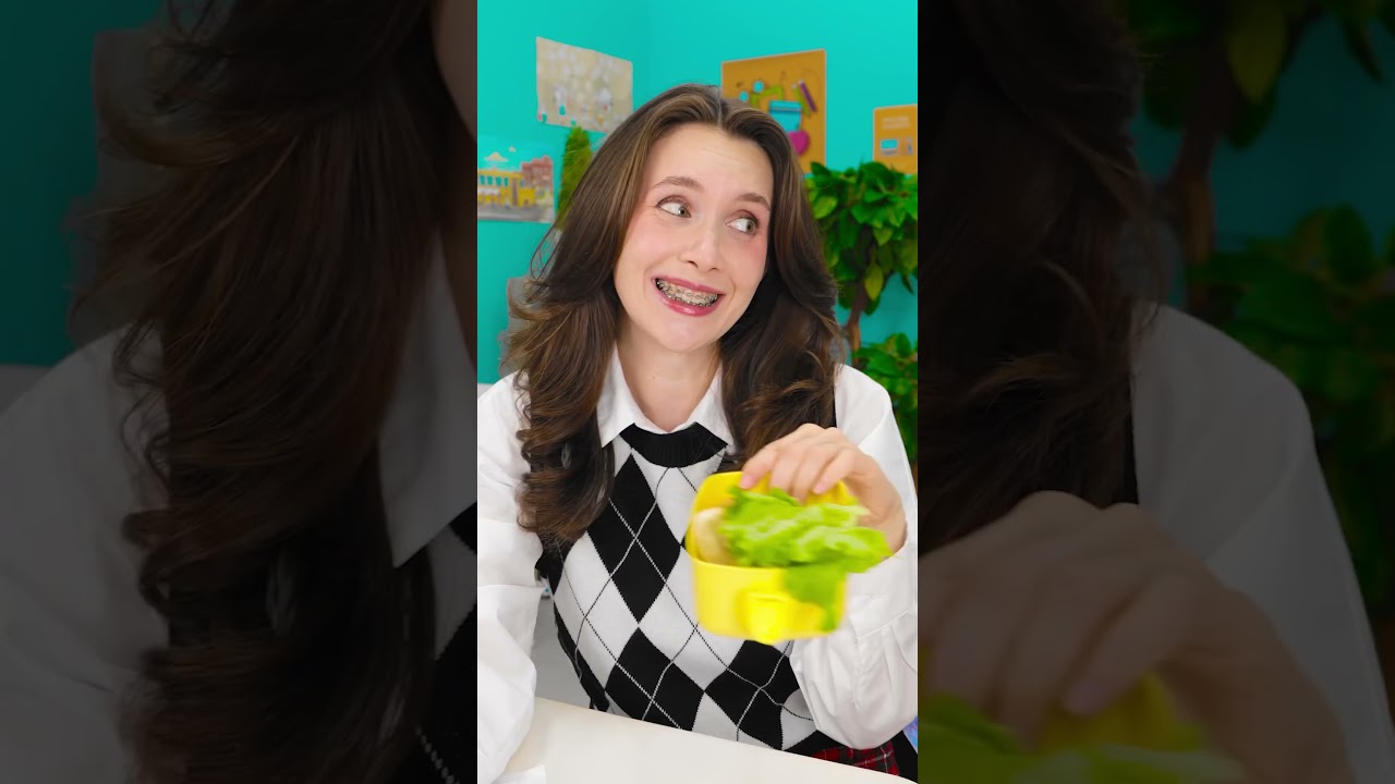 Girlfriends bullied a classmate, but then one of them took pity on her 🩷