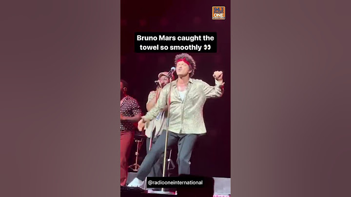Bruno Mars with the smooth moves 🤯🕺🏽