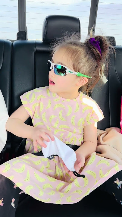 🌈Cute Baby Girl Trying Her NEW Oakley Sunglasses #oakley #sunglasses #shorts #viral
