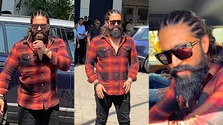 Rocky Bhai KGF Star Yash Rocking Entry In Mumbai