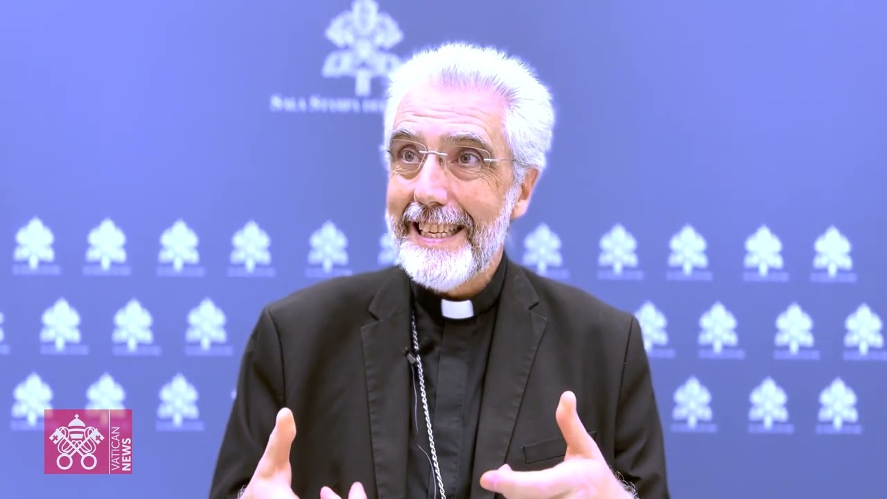 Mons. Luis Marín De San Martín, sub secretario de la Secretaría General del Sínodo