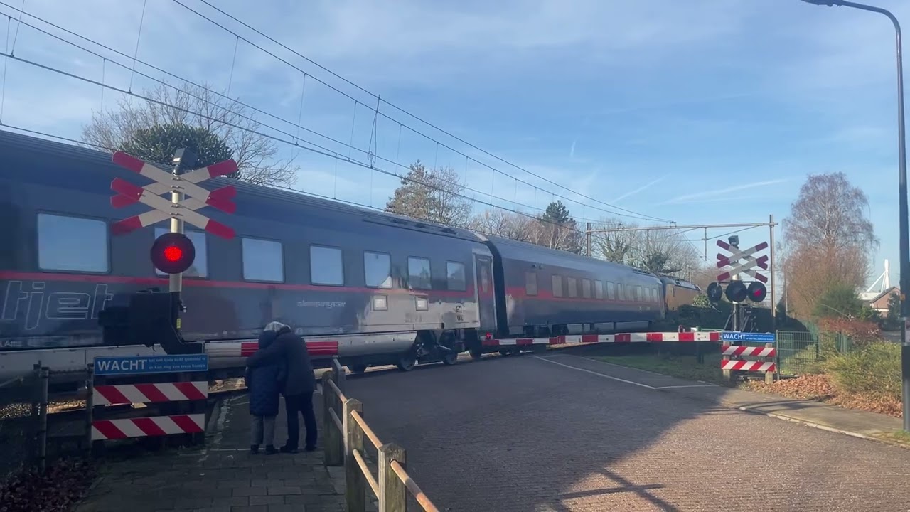 Spoorwegovergang Borne // Dutch railroad crossing