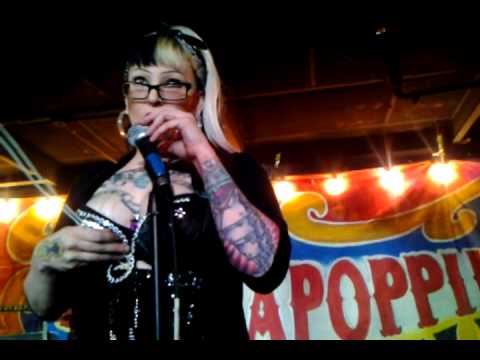 Chelsea No pants performance - YouTube