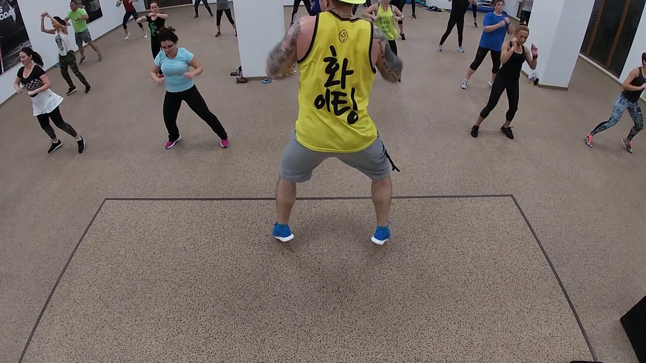 Zumba(R)Fitness with Manoel - YouTube