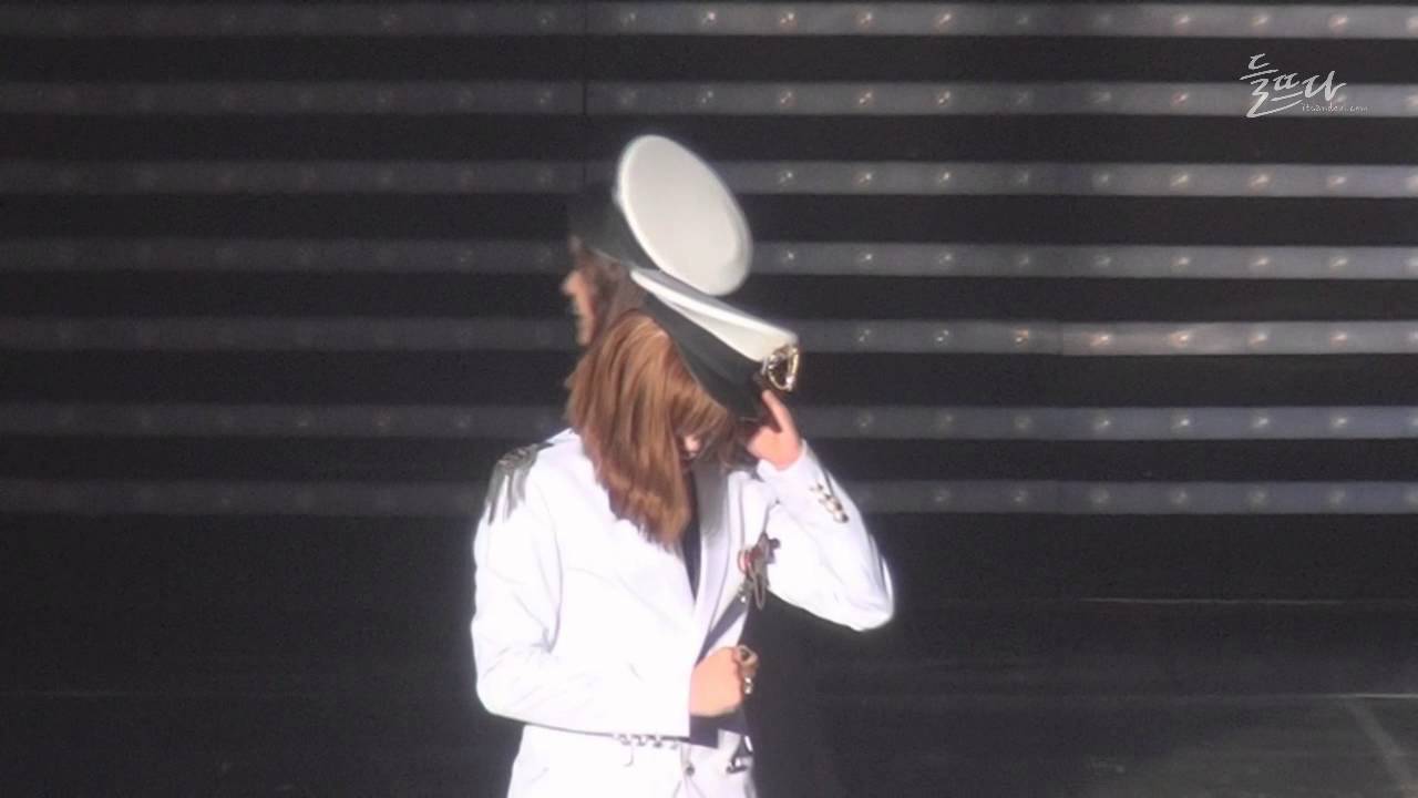 121209 B1A4 1st Concert - 산들 모델워킹!