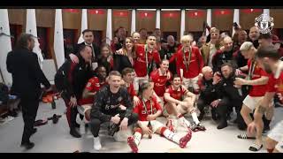 United's dressing-room celebrations after winning the League Cup screenshot 1