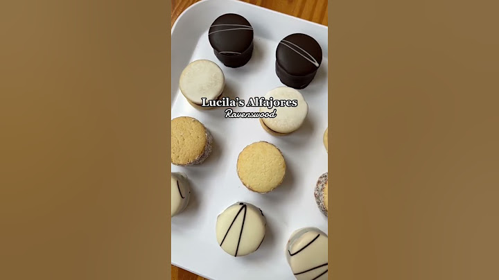 Lucila’s Alfajores - Hidden Chicago Bakery #chicago #bakery #alfajores #dessert #cookies #dulce