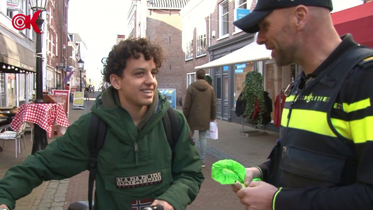 Opgelet: ‘Winkels open, fietsers lopen!’