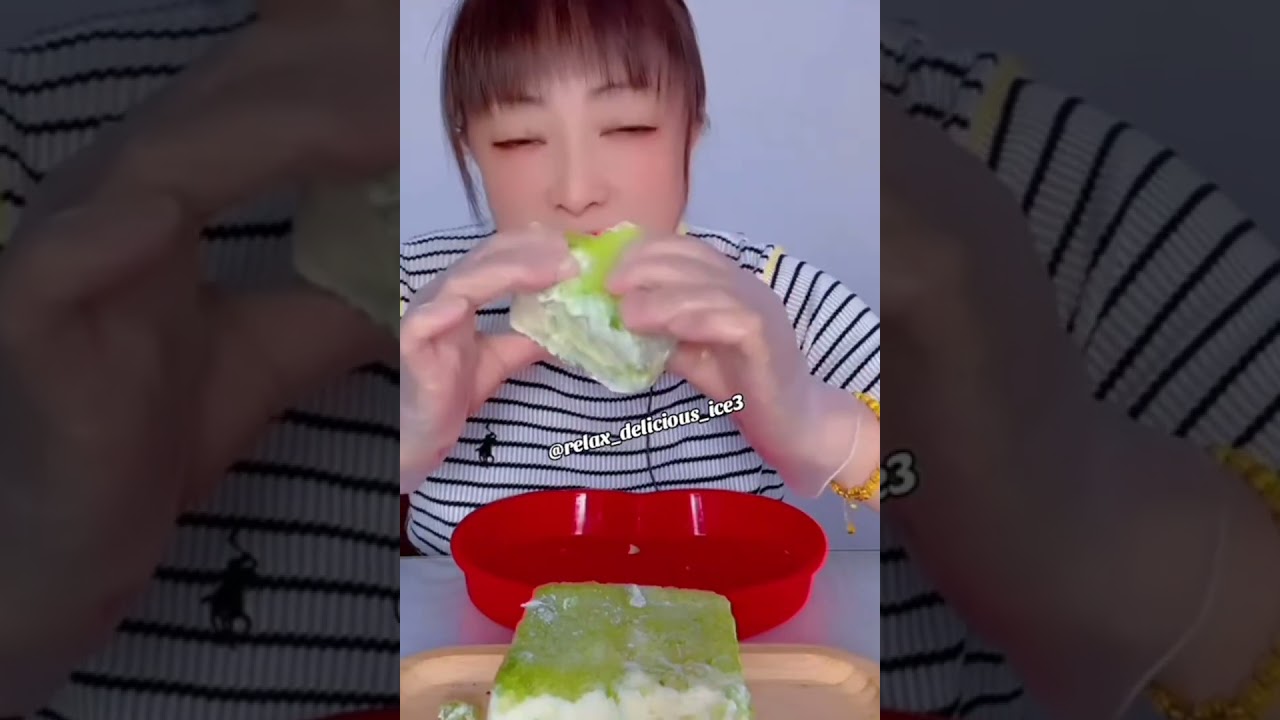 Soft, Crunch Color Matcha Ice Eating 