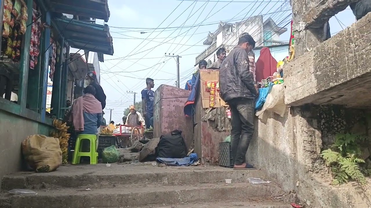দিরাই বাজার সংলগ্ন চামটি নদী এখন ডাস্টবিনে পরিনত হতে যাচ্ছে,,,,,। 