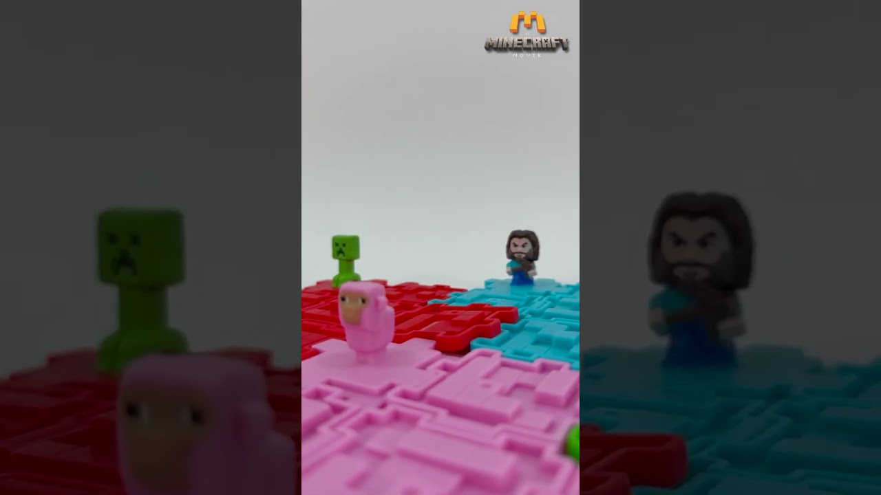 You Won’t Believe What Comes Inside These Minecraft Meals 😱🍔