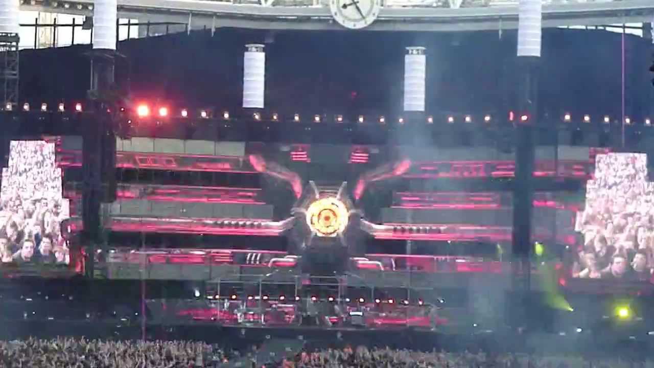 Muse The 2nd Law Stadium Tour Intro-Supremacy Live