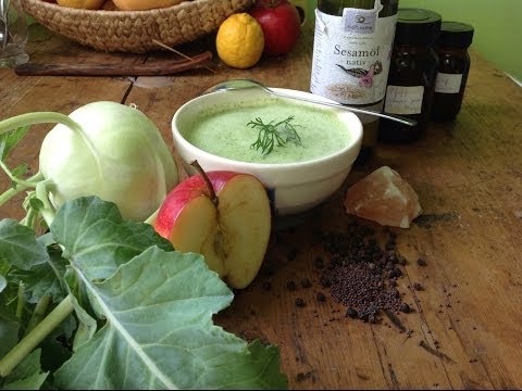 Video: Cold Kohlrabi Soup With Apples