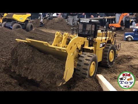 キャタピラー建機 CAT 993K Wheel Loader 1/50 Amazon.com: for CAT 993K Wheel Loader 1/50 DIECAST Model