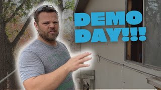 Its Demo Day!! How to homestead and remove the walls in a mobile home