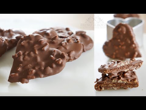 No-bake crunchy praliné chocolate cookies, from the video