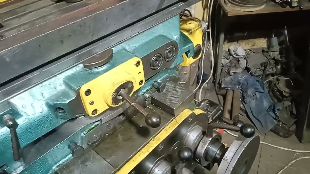 горизонтально-фрезерный станок 6Р81