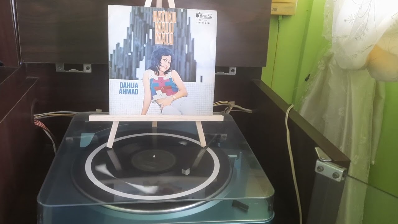 Dahlia Ahmad 'Hatiku Malu Malu'