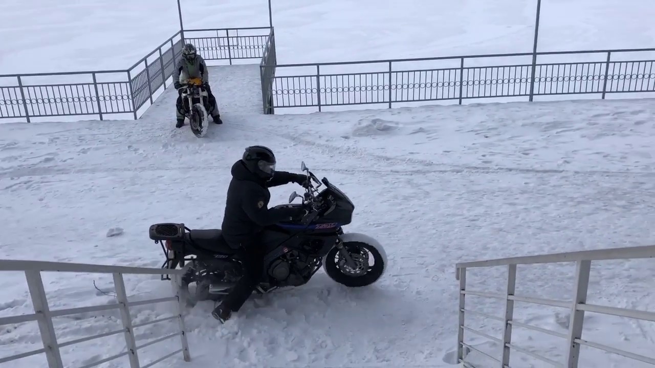 Шипованная резина на мото