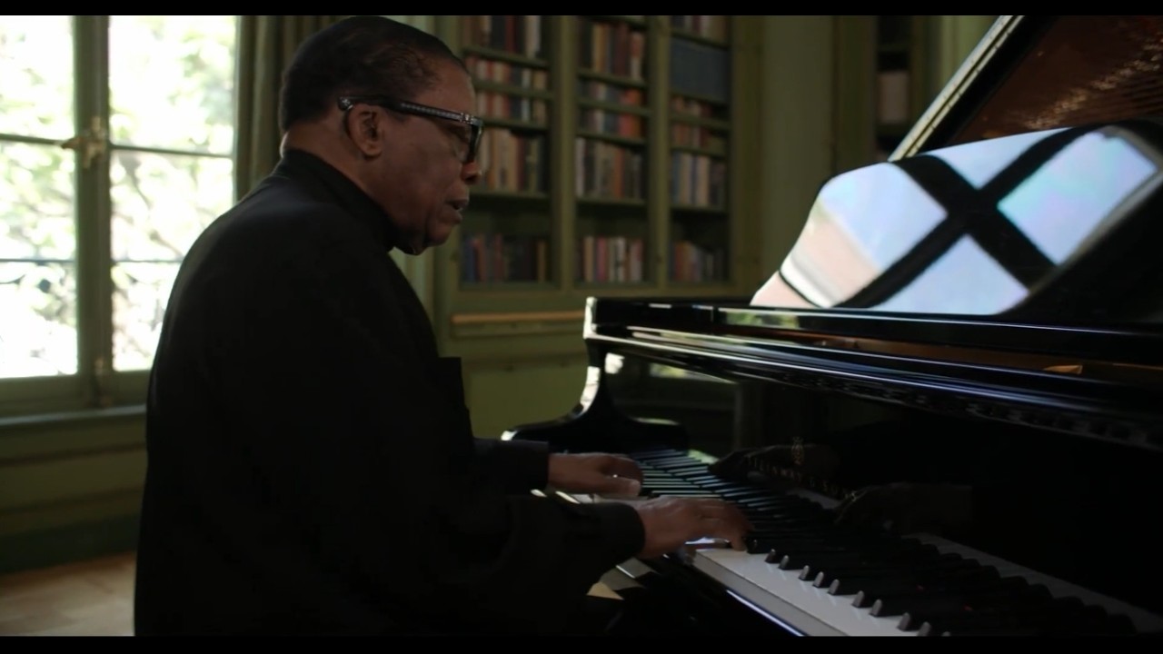 在 YouTube 上觀看「Herbie Hancock – “Footprints” (Live) | Jazz Day 2023 (All-Star Performance)」 在 YouTube 上觀看「Herbie Hancock – “Footprints” (Live) | Jazz Day 2023 (All-Star Performance)」