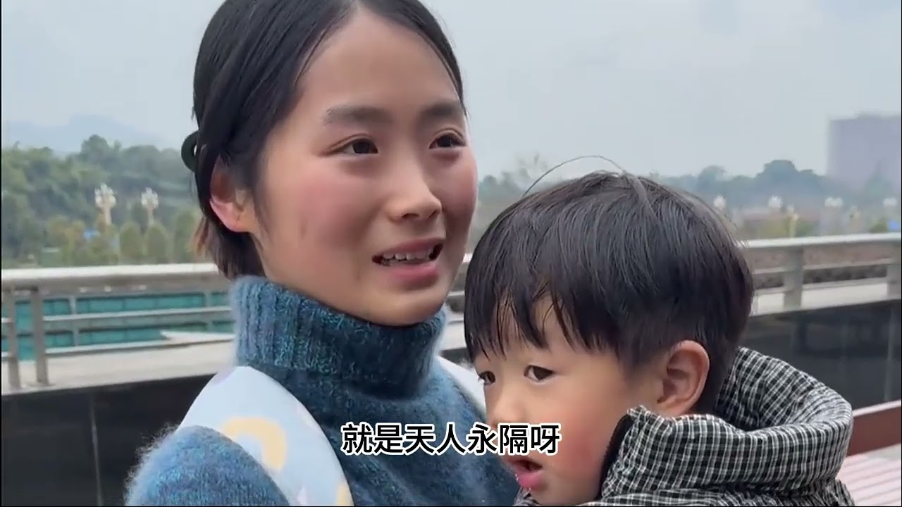 双胞胎哥哥女朋友今天带着一个小孩 来找我  好像认错人了  我该怎么办  我今天以这样的“身份 ”，见到了哥哥的丈母娘......@小艳和年年 #双胞胎兄弟