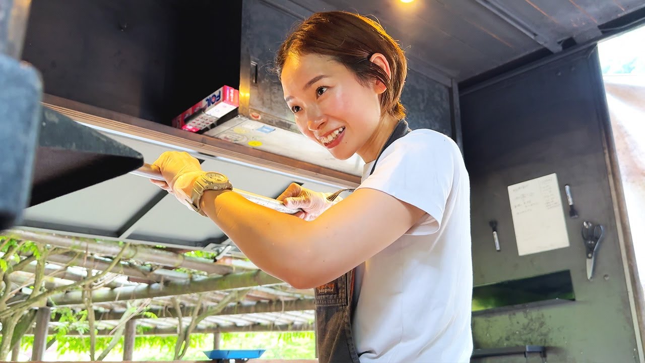 Authentic Napoli Pizza from a Kitchen Truck! Italian Cuisine by a Vegetable Farmer #japanesefood