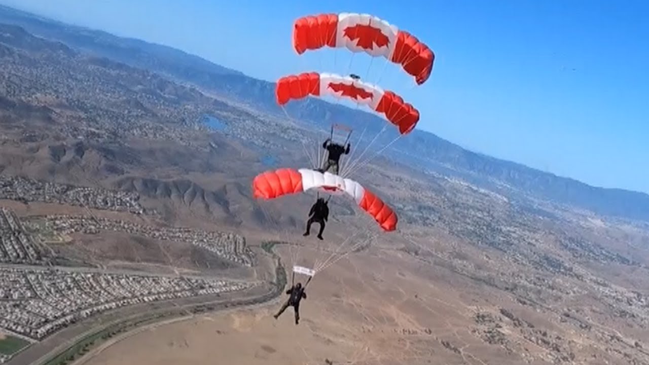 The SkyHawks Team take to the sky at the Canadian International Air Show