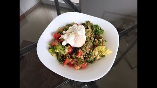 Невероятно вкусный и витаминизированный боул с яйцом пашот Невероятно вкусный и витаминизированный боул с яйцом пашот