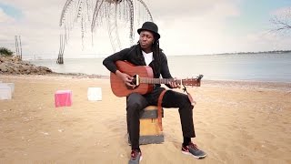 Festival Les Escales 2016 - Faada Freddy - We Sing In Time en session acoustique