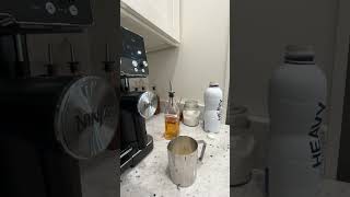 How to make a iced vanilla bean latte using the ninja lux 3in1 espresso maker ￼￼