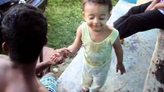 MOV05536.AVI BRENO E A MELANCIA 2